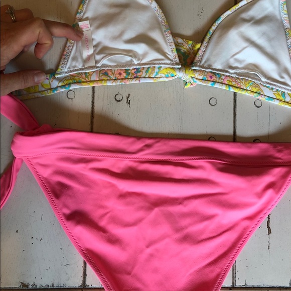 VS Small Triangle String Bikini - Picture 3 of 4